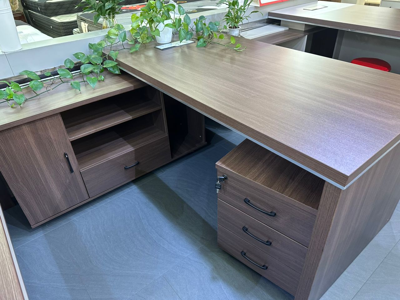 Bureau Bureau